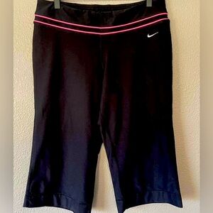 Nike Cropped Black Dri Fit
Straight Leg Activewear Womens
Yoga  Leggings 1X